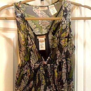 Beautiful floral lightweight dress!!